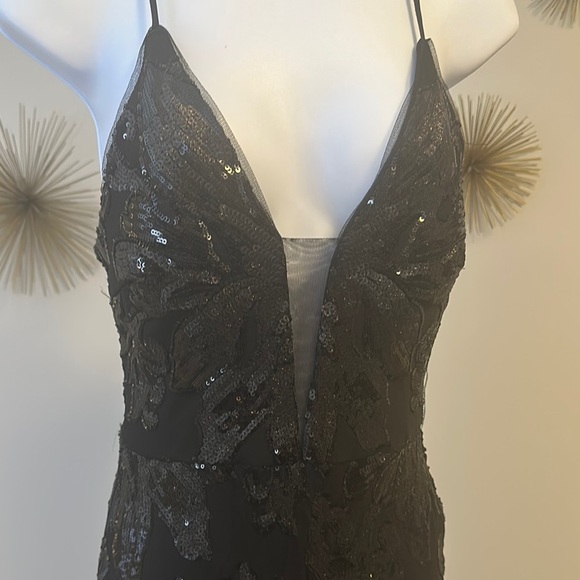 Betsy & Adam Elegant Black Sequin Gown - Picture 2 of 5